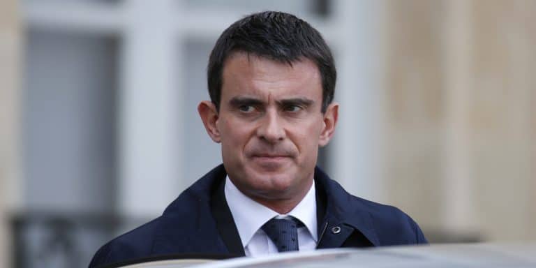 Valls exhorte les patrons à tenir leurs engagements
