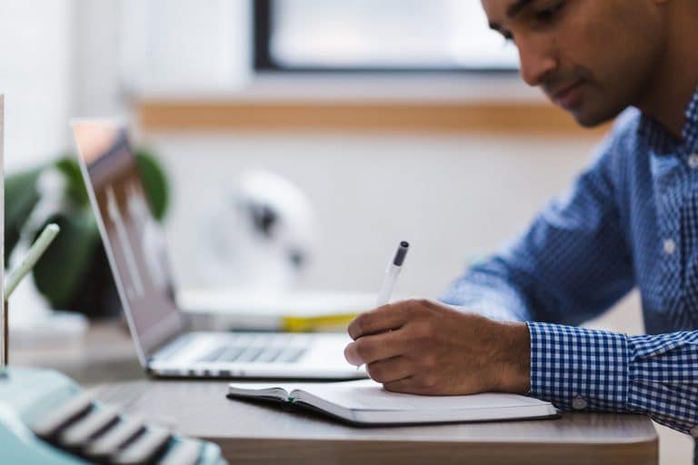 Apprendre comment commencer à investir son argent