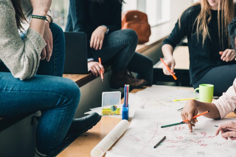 Qu&rsquo;est-ce que le leadership participatif et comment l&rsquo;appliquer dans votre équipe ?